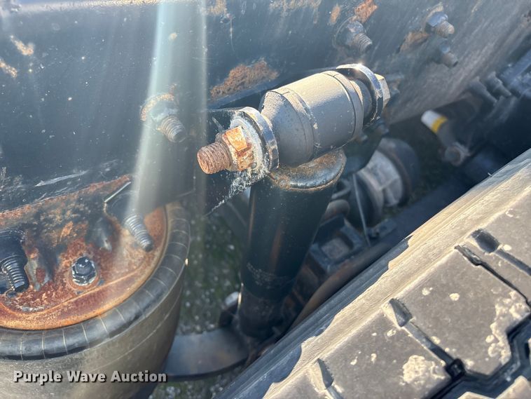 image for item YA0858 2015 Freightliner Cascadia semi truck