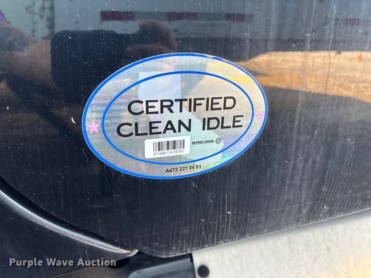 image for item YA0858 2015 Freightliner Cascadia semi truck