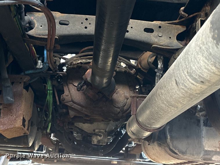 image for item YA0858 2015 Freightliner Cascadia semi truck