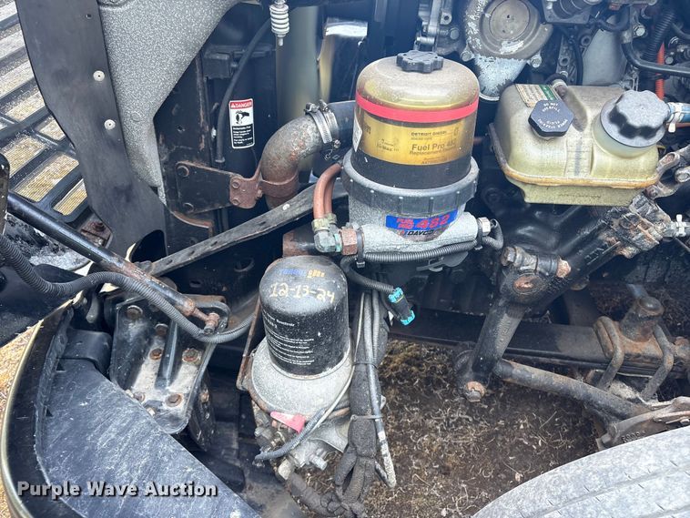 image for item YA0858 2015 Freightliner Cascadia semi truck