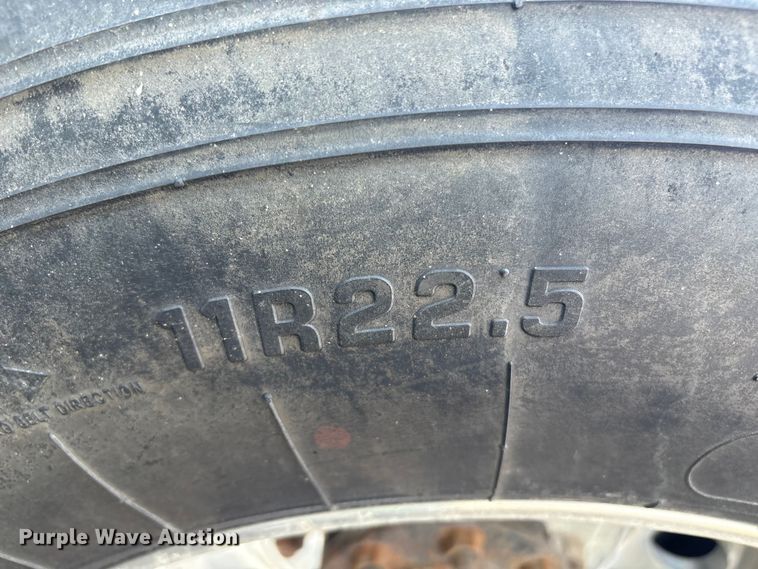 image for item YA0858 2015 Freightliner Cascadia semi truck