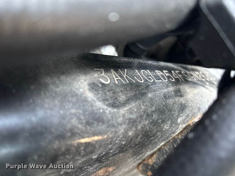 image for item YA0858 2015 Freightliner Cascadia semi truck