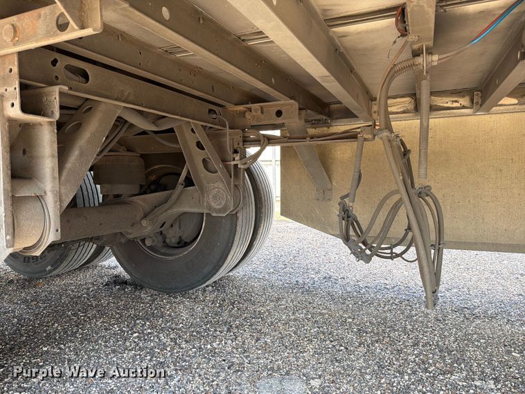 image for item YA0978 2018 Utility VS2RA refrigerated van trailer