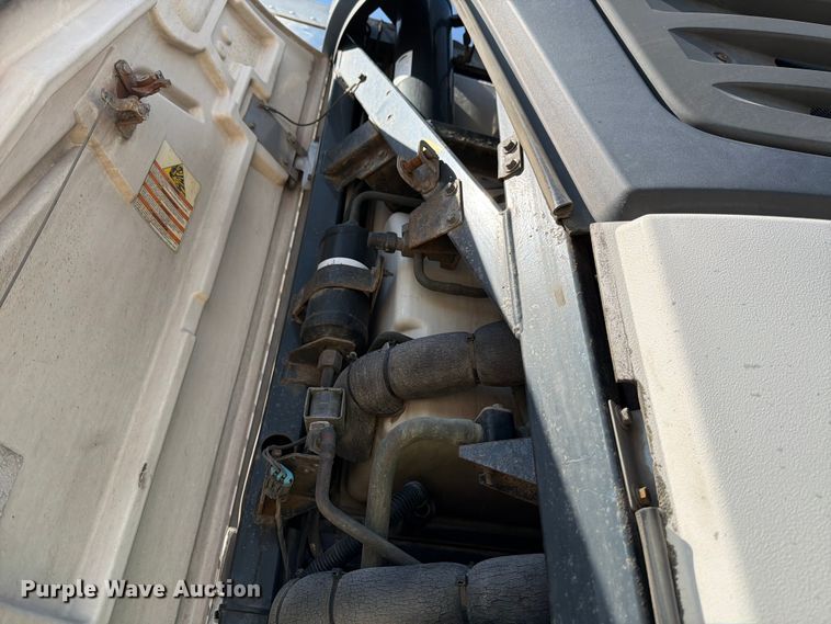 image for item YA0978 2018 Utility VS2RA refrigerated van trailer