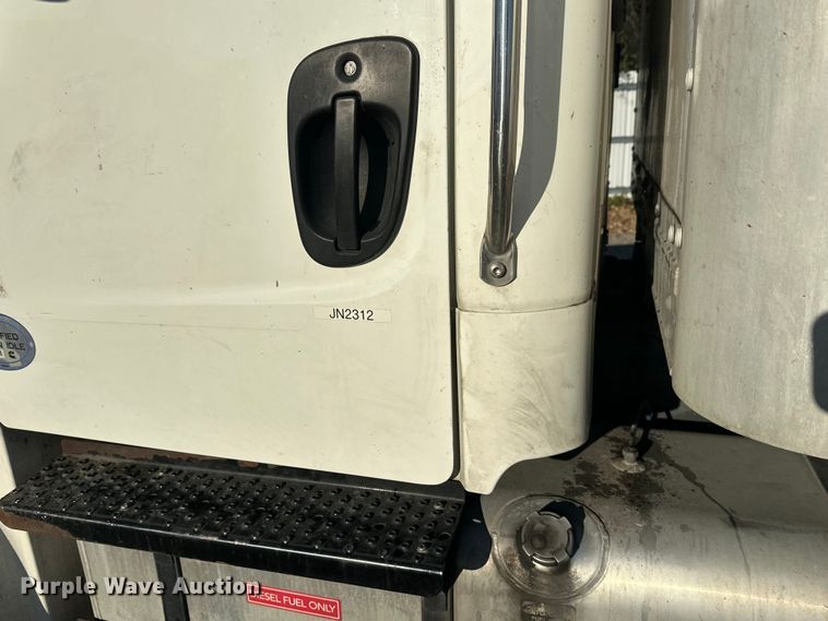 image for item YA0990 2018 Freightliner Business Class M2 box truck