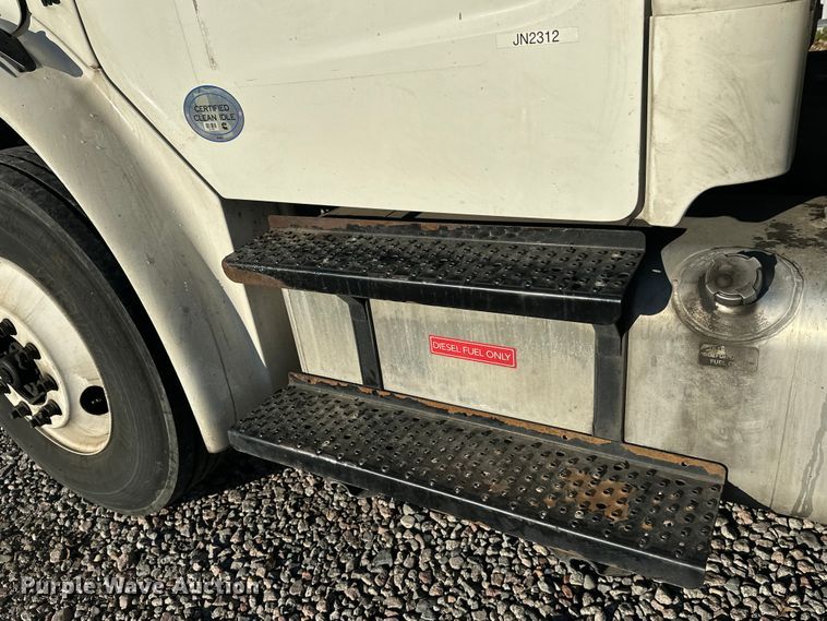 image for item YA0990 2018 Freightliner Business Class M2 box truck