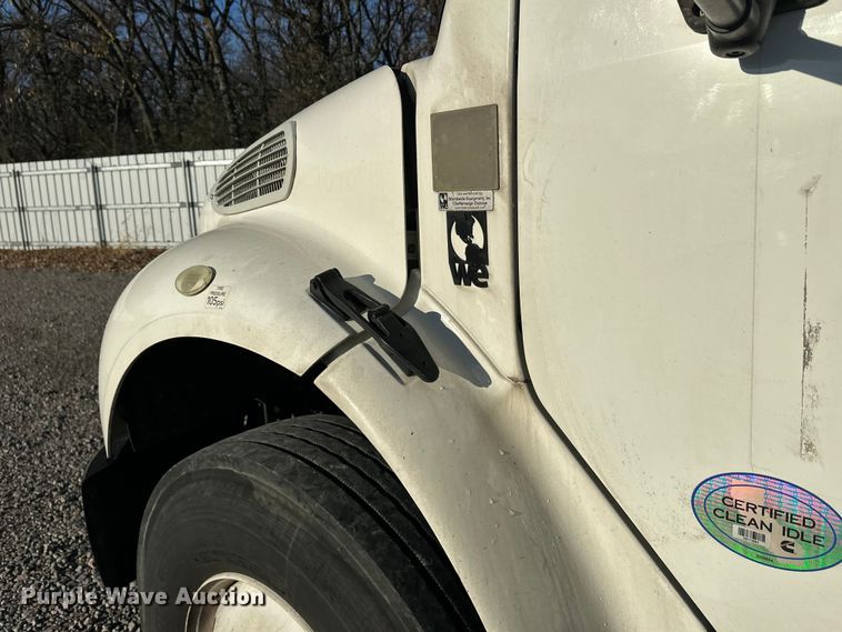 image for item YA0990 2018 Freightliner Business Class M2 box truck