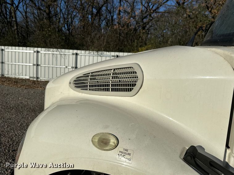 image for item YA0990 2018 Freightliner Business Class M2 box truck