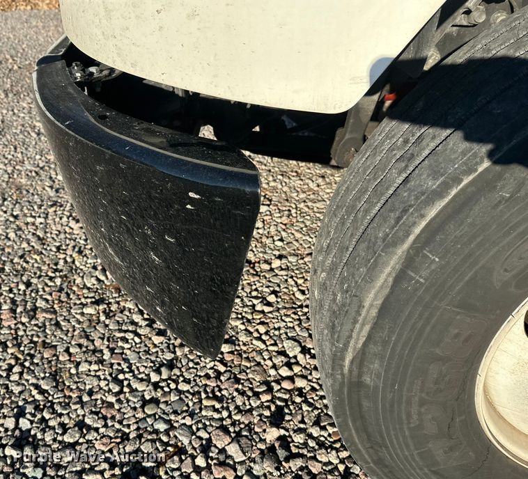 image for item YA0990 2018 Freightliner Business Class M2 box truck