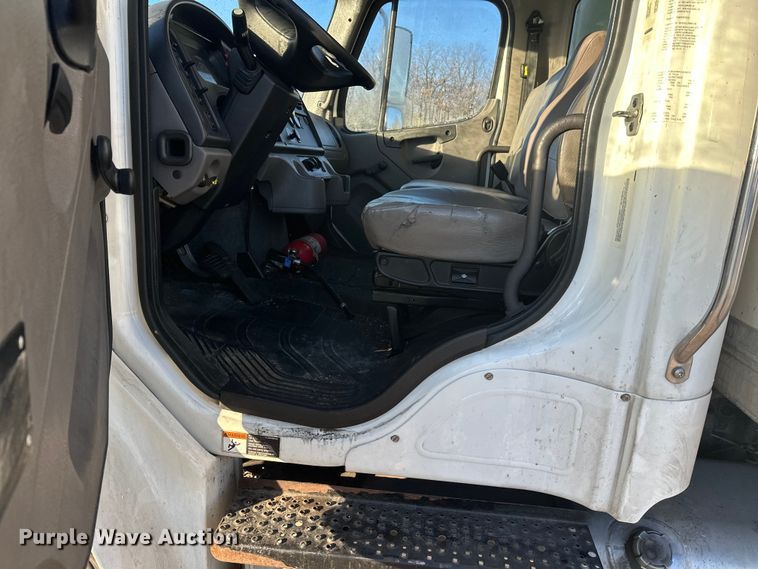 image for item YA0990 2018 Freightliner Business Class M2 box truck