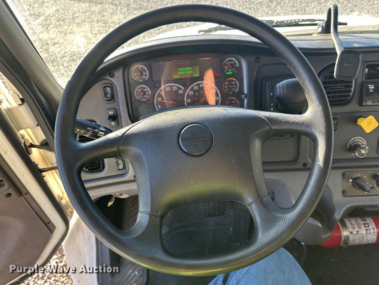 image for item YA0990 2018 Freightliner Business Class M2 box truck