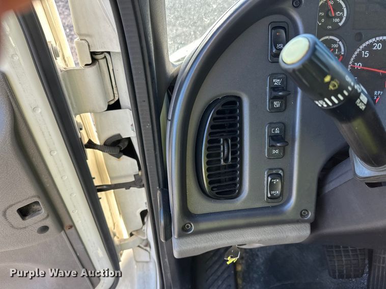 image for item YA0990 2018 Freightliner Business Class M2 box truck