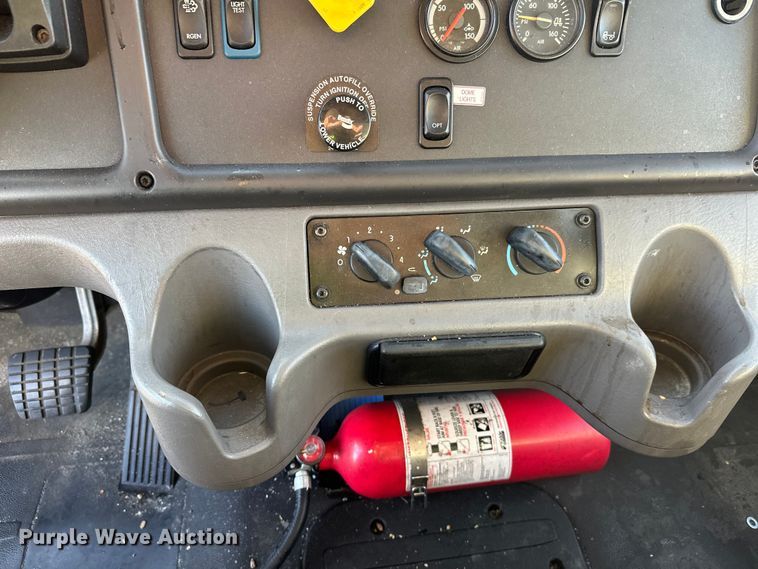 image for item YA0990 2018 Freightliner Business Class M2 box truck