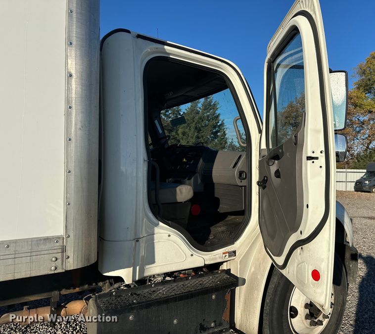 image for item YA0990 2018 Freightliner Business Class M2 box truck