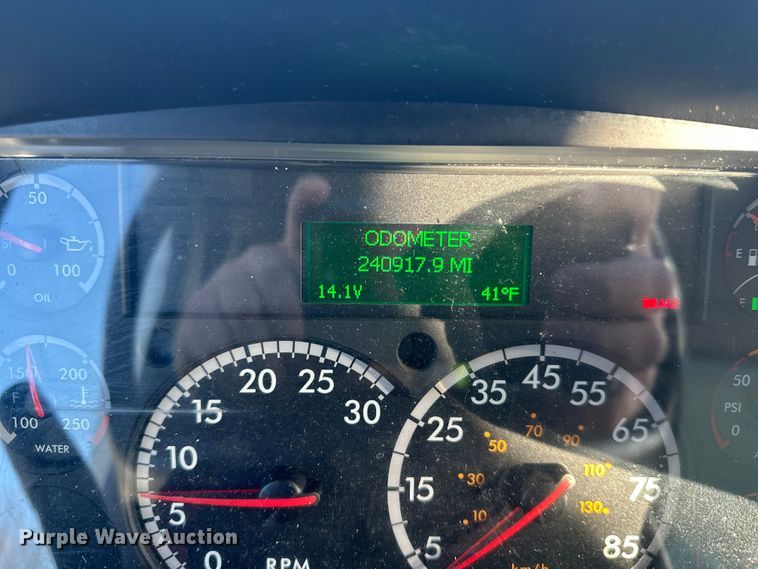 image for item YA0990 2018 Freightliner Business Class M2 box truck