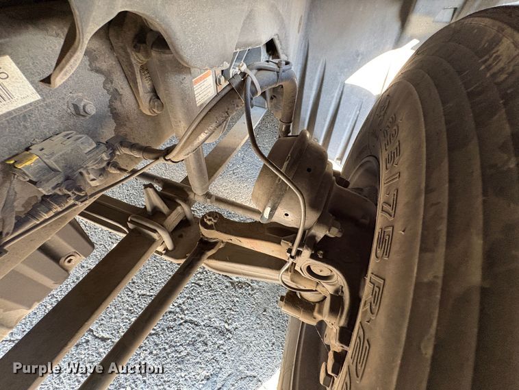 image for item YA1030 2020 Freightliner Cascadia semi truck