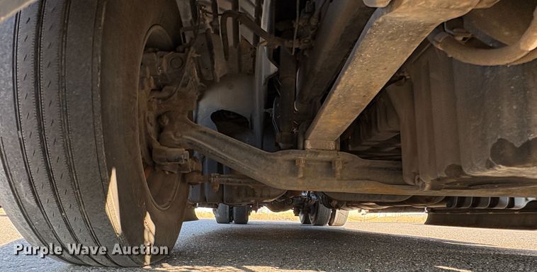 image for item YA1030 2020 Freightliner Cascadia semi truck