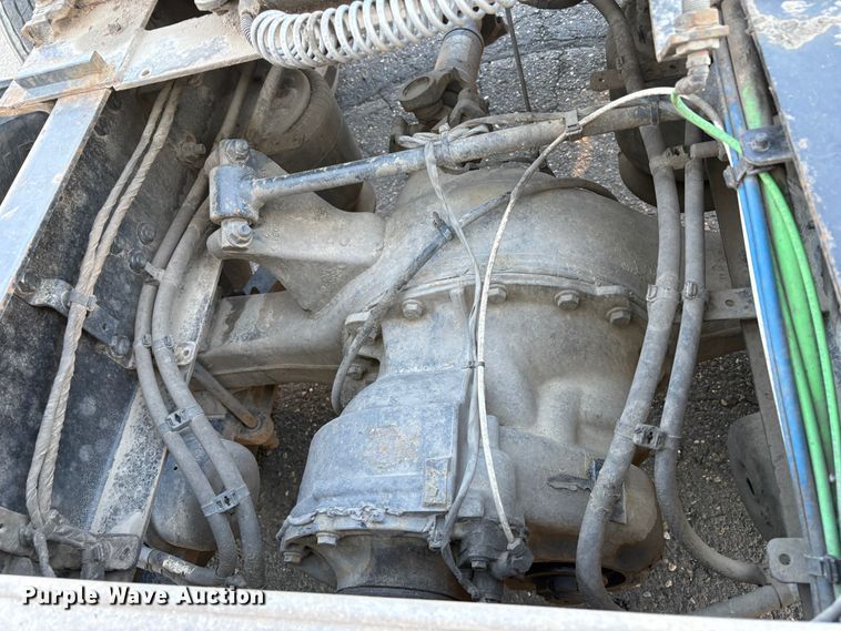 image for item YA1030 2020 Freightliner Cascadia semi truck