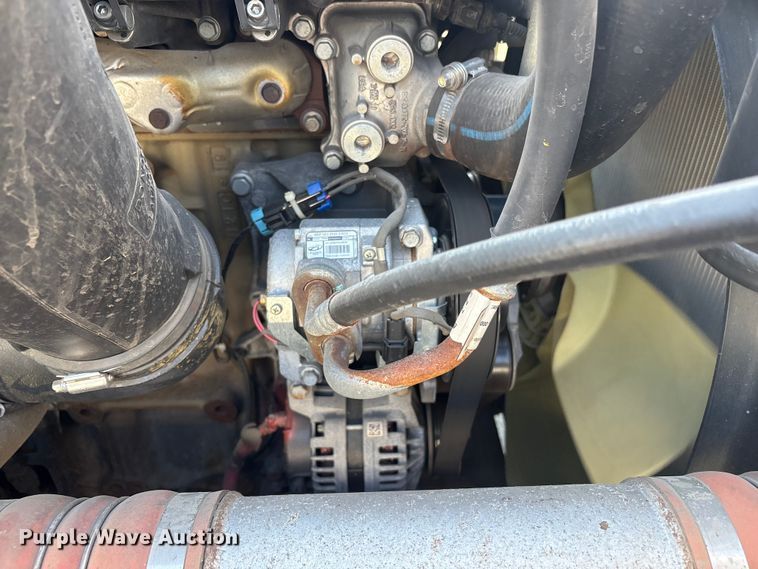 image for item YA1030 2020 Freightliner Cascadia semi truck