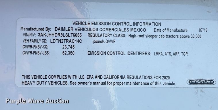 image for item YA1030 2020 Freightliner Cascadia semi truck