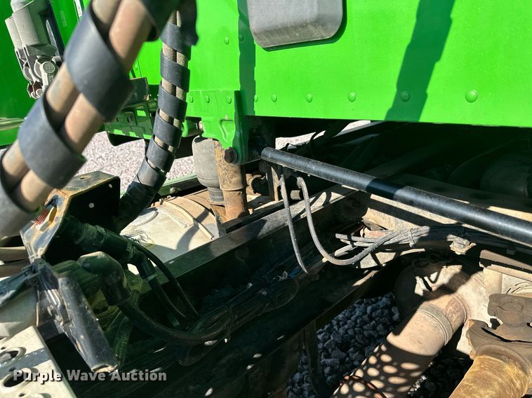 image for item YA1047 2015 Kenworth T680 semi truck