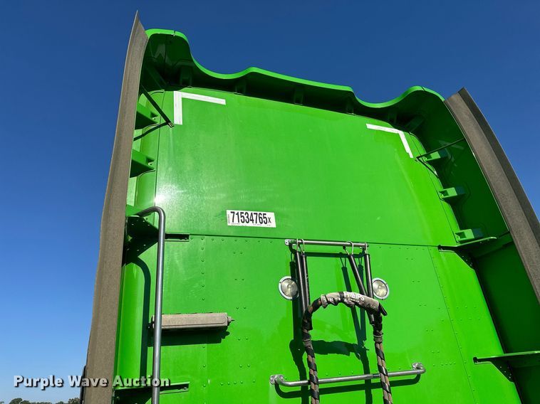 image for item YA1047 2015 Kenworth T680 semi truck