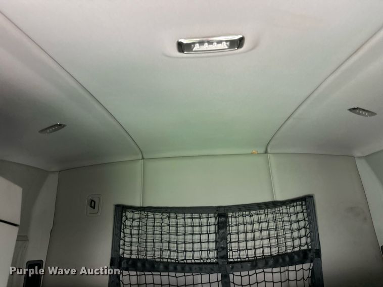 image for item YA1047 2015 Kenworth T680 semi truck