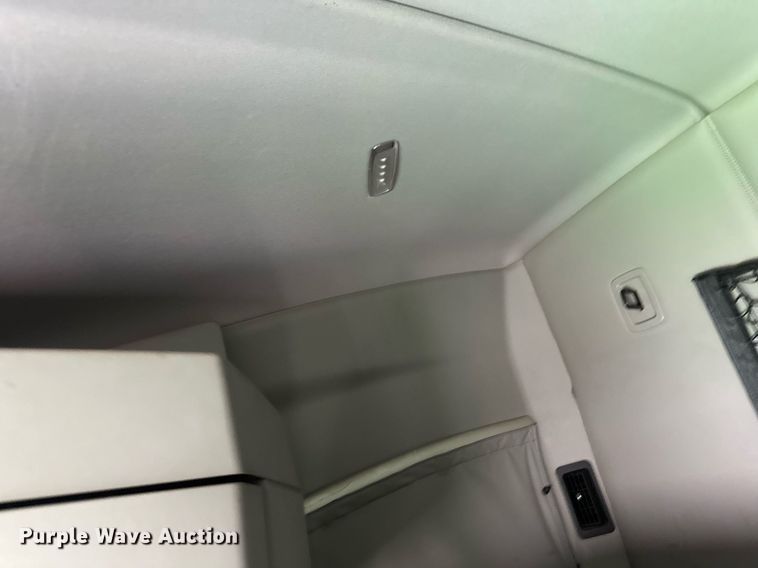 image for item YA1047 2015 Kenworth T680 semi truck