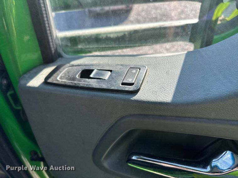 image for item YA1047 2015 Kenworth T680 semi truck