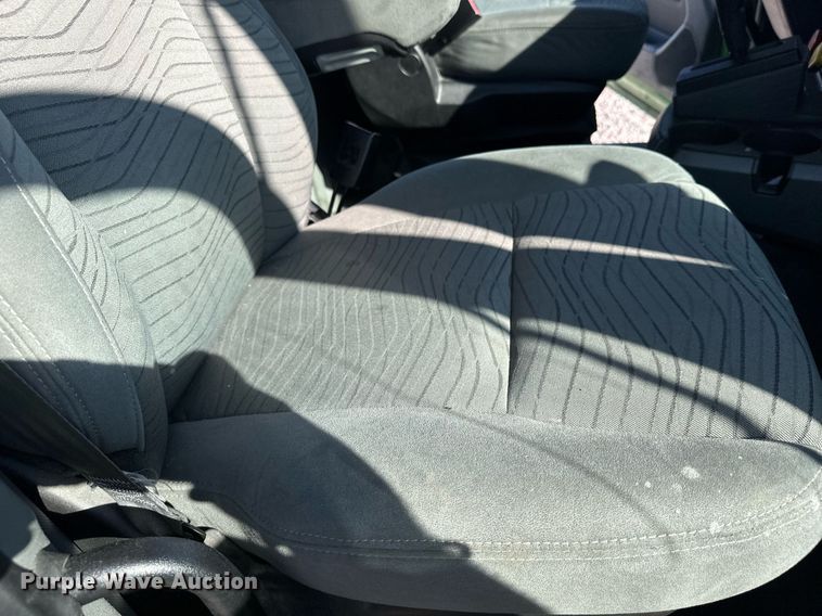 image for item YA1047 2015 Kenworth T680 semi truck