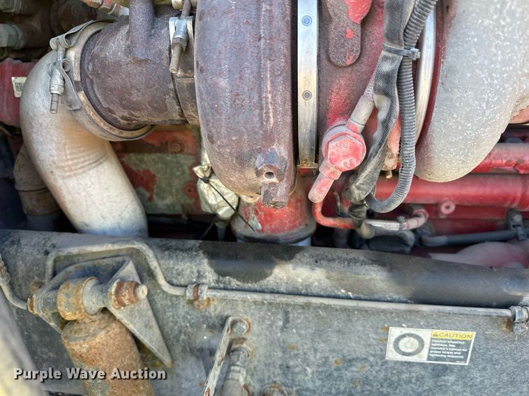 image for item YA1047 2015 Kenworth T680 semi truck