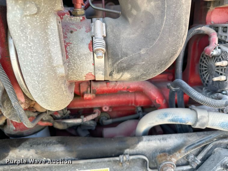 image for item YA1047 2015 Kenworth T680 semi truck