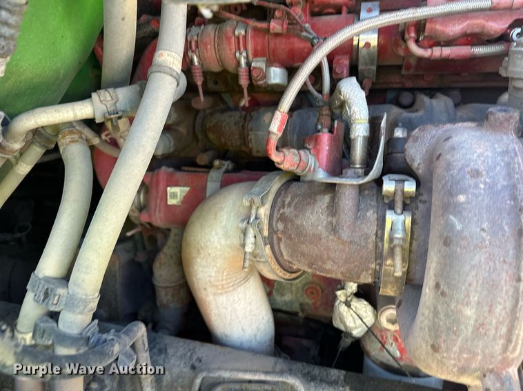 image for item YA1047 2015 Kenworth T680 semi truck