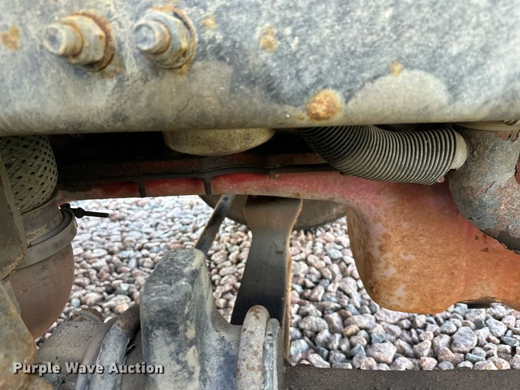 image for item YA1047 2015 Kenworth T680 semi truck