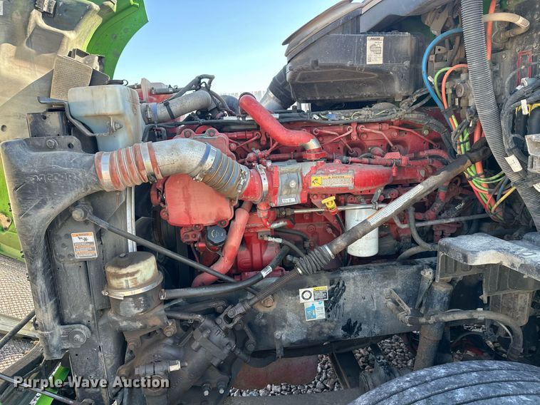 image for item YA1047 2015 Kenworth T680 semi truck