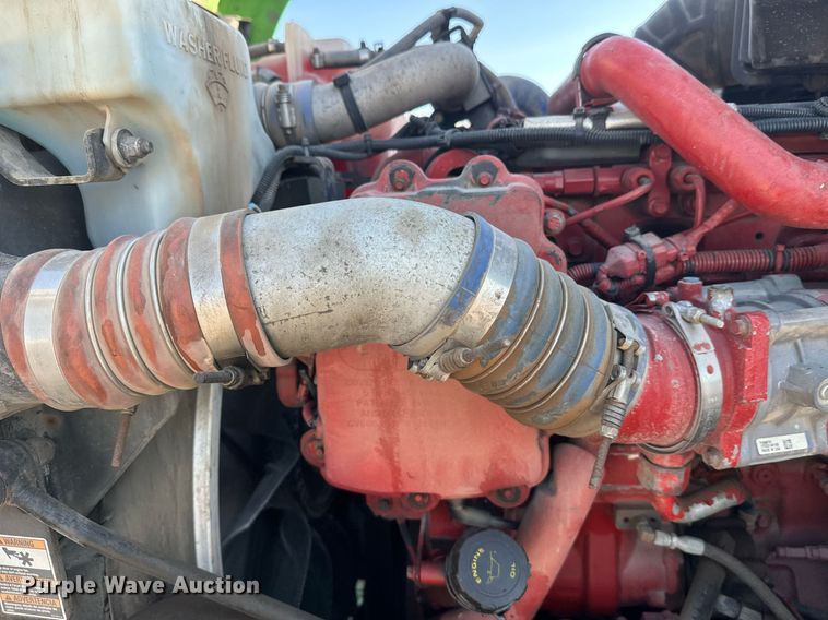 image for item YA1047 2015 Kenworth T680 semi truck