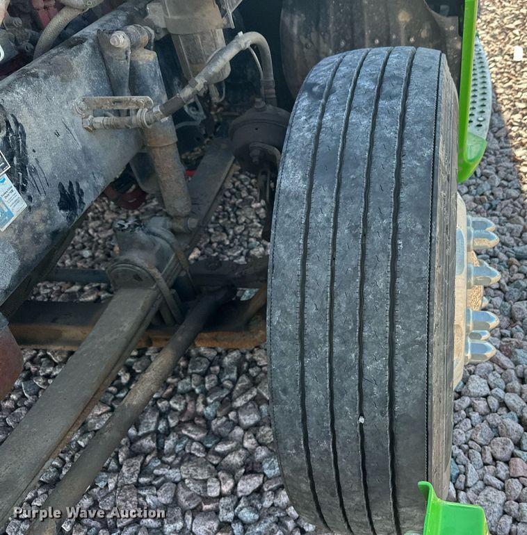 image for item YA1047 2015 Kenworth T680 semi truck