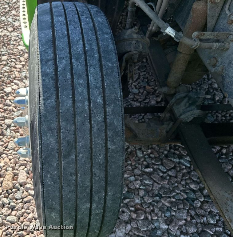 image for item YA1047 2015 Kenworth T680 semi truck