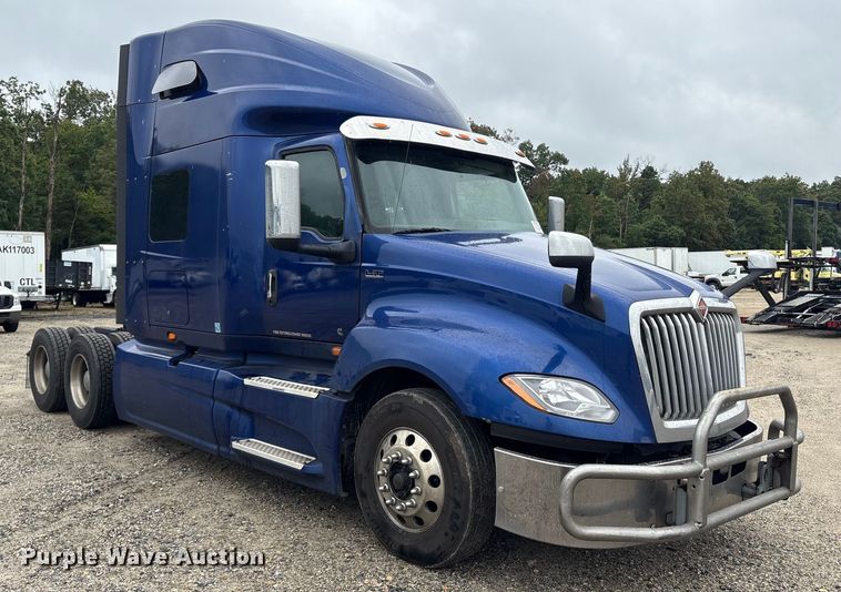 image for item YA1055 2019 International LT625 semi truck