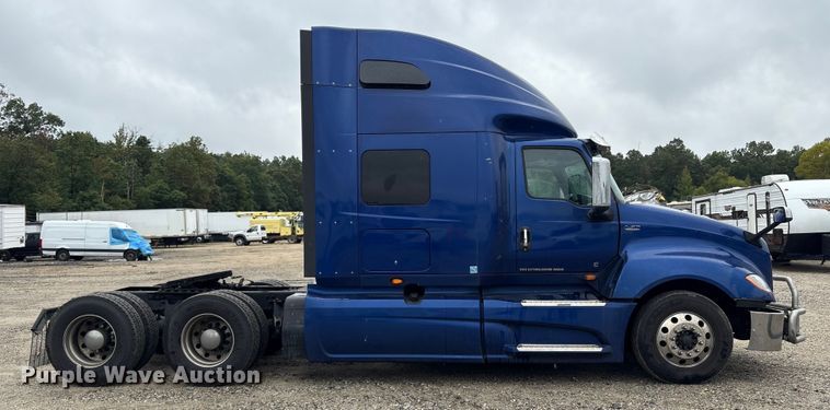 image for item YA1055 2019 International LT625 semi truck