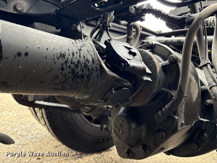 image for item YA1055 2019 International LT625 semi truck