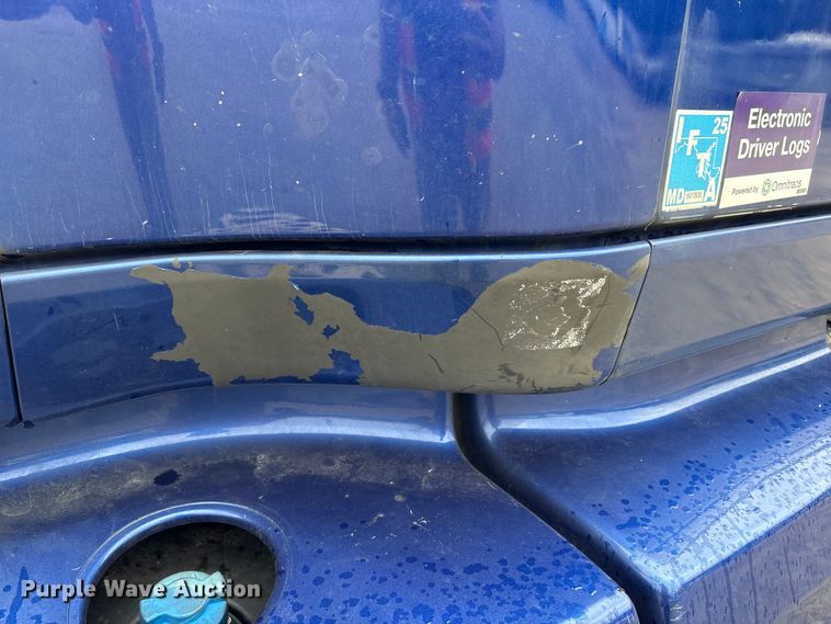 image for item YA1055 2019 International LT625 semi truck