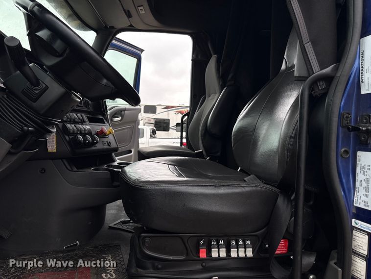 image for item YA1055 2019 International LT625 semi truck