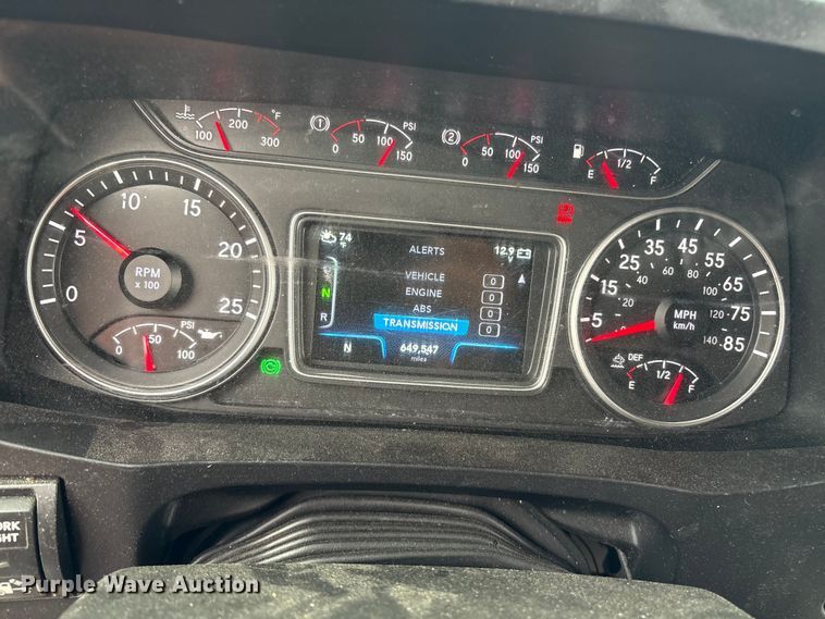 image for item YA1055 2019 International LT625 semi truck