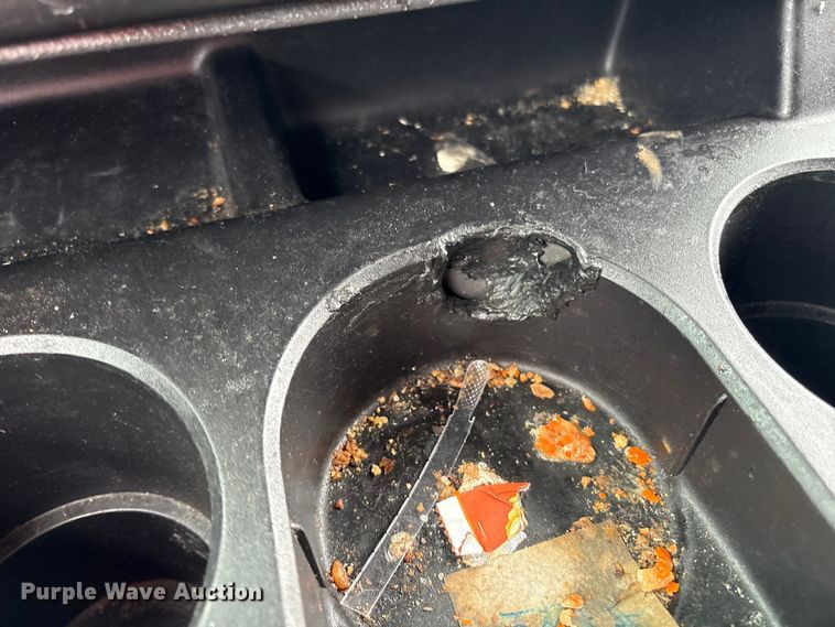 image for item YA1055 2019 International LT625 semi truck