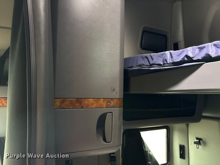 image for item YA1055 2019 International LT625 semi truck