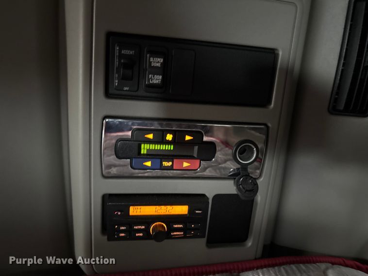 image for item YA1055 2019 International LT625 semi truck