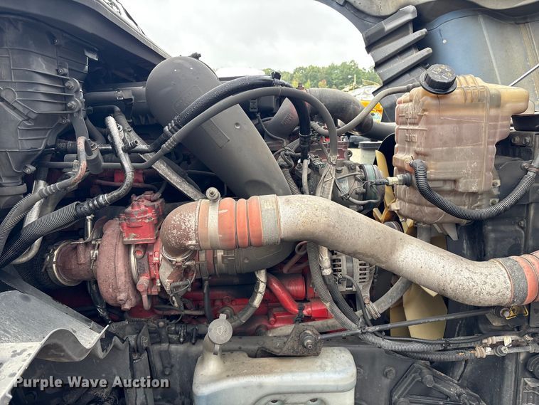 image for item YA1055 2019 International LT625 semi truck