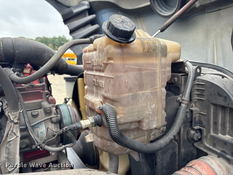 image for item YA1055 2019 International LT625 semi truck