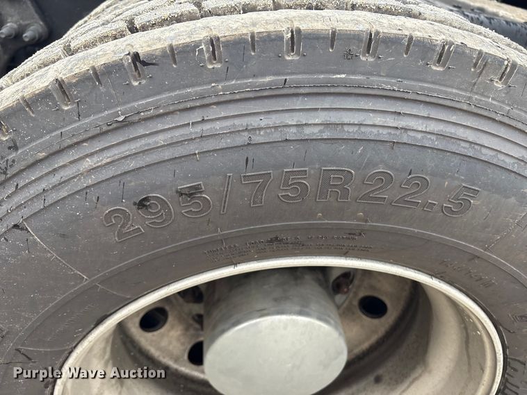 image for item YA1055 2019 International LT625 semi truck